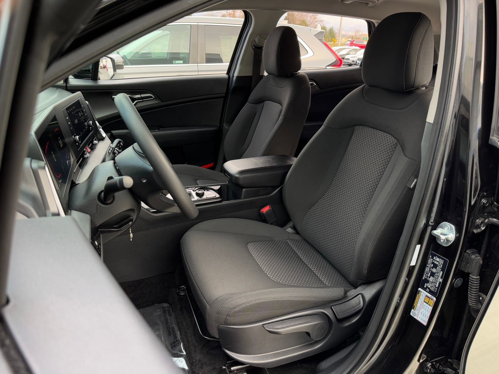 Used 2024 Kia Sportage LX image 11