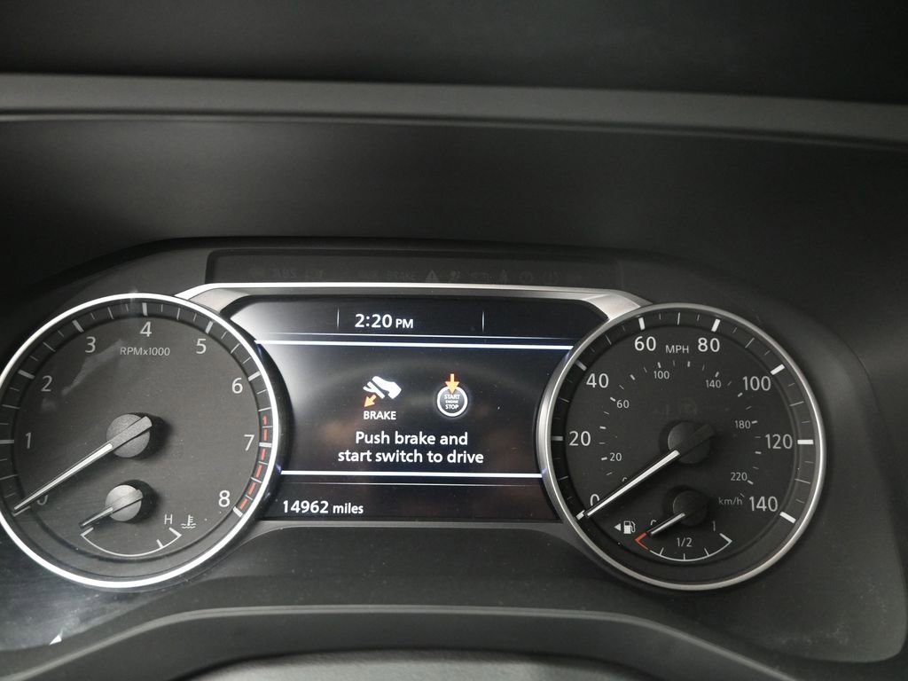 Used 2025 Nissan Pathfinder S image 10