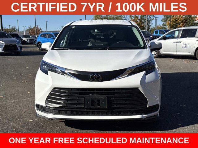 Used 2026 Toyota Sienna LE FWD image 6