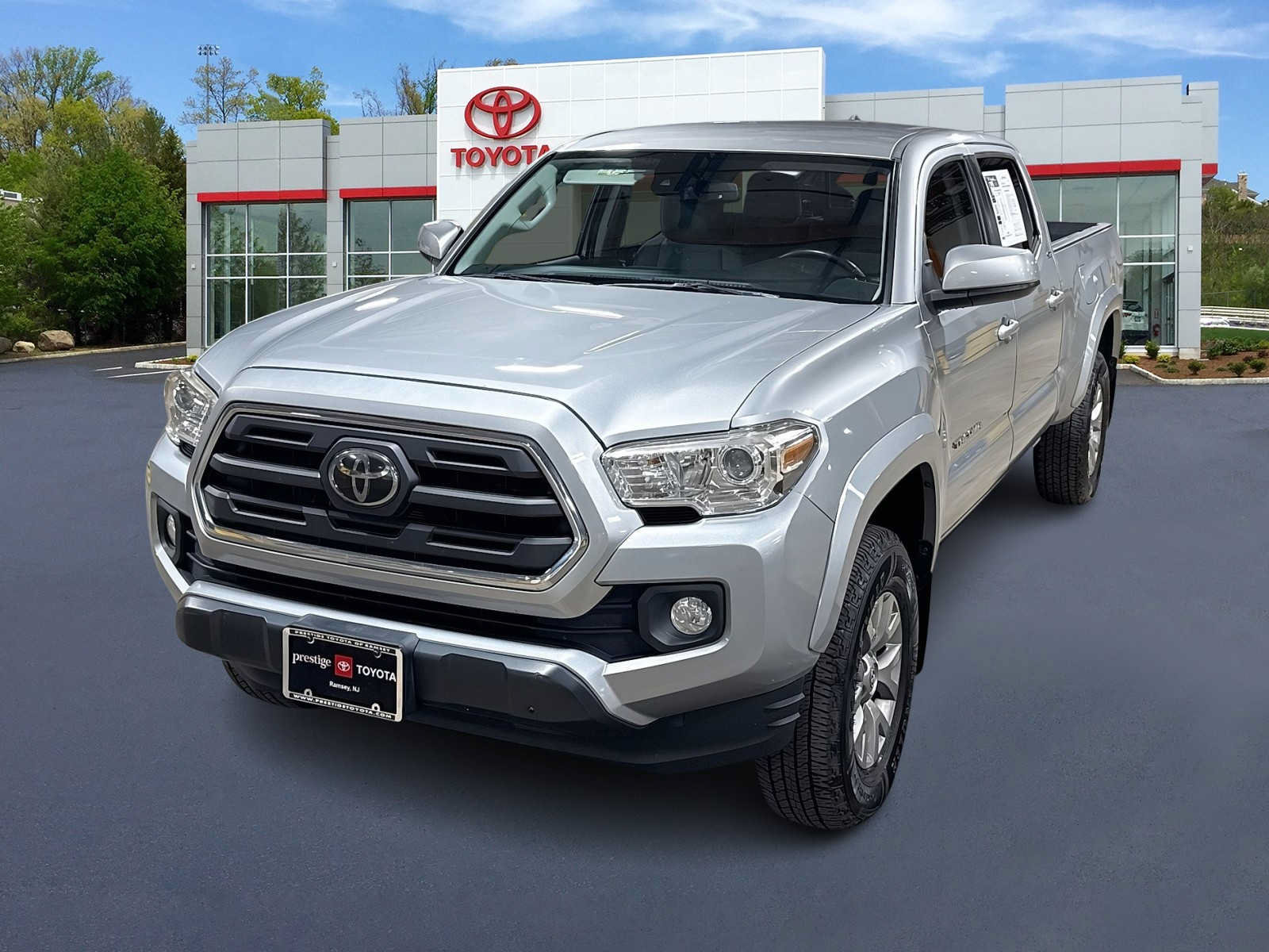 Used 2019 Toyota Tacoma SR5 AWD/4WD image 1