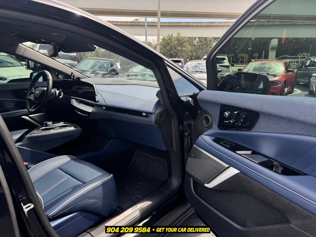 Used 2025 Cadillac Optiq Sport 2 AWD/4WD image 36