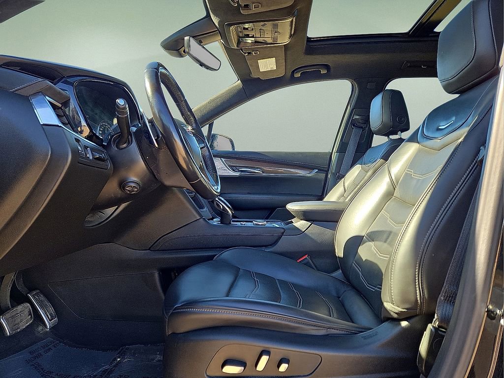 Used 2024 Cadillac XT6 Sport w/ Platinum Package image 25