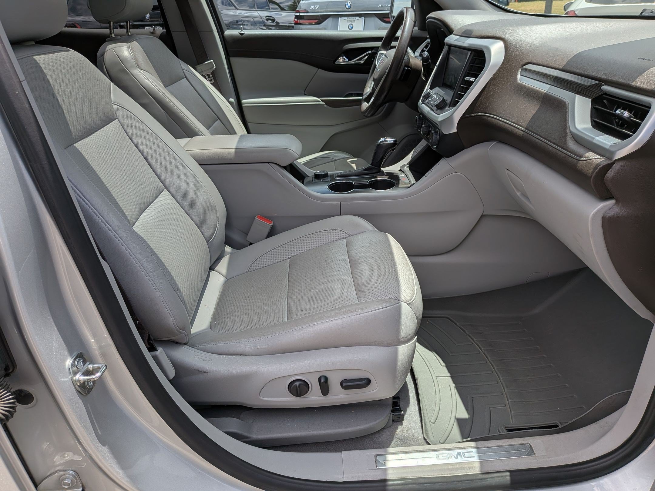 Used 2019 GMC Acadia SLT FWD image 41