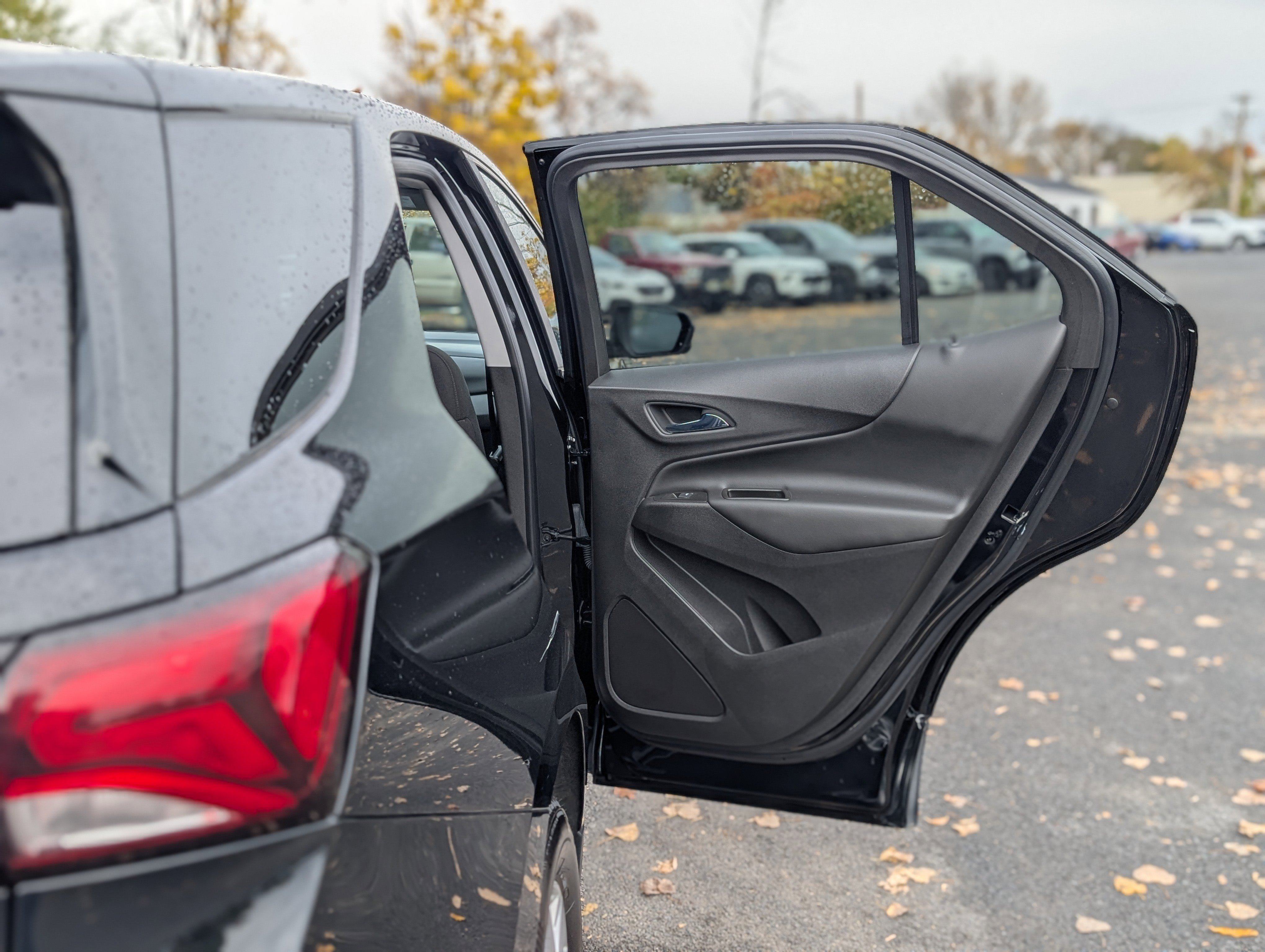 Used 2022 Chevrolet Equinox LT w/ Driver Convenience Package image 37