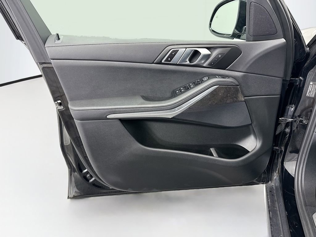 Used 2022 BMW X5 sDrive40i w/ Parking Assistance Package image 23