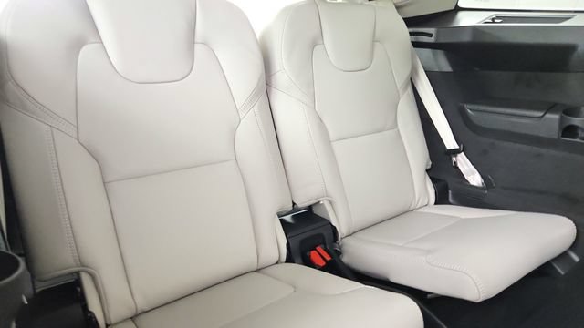 New 2026 Volvo XC90 B6 Ultra w/ Protection Package AWD/4WD image 36