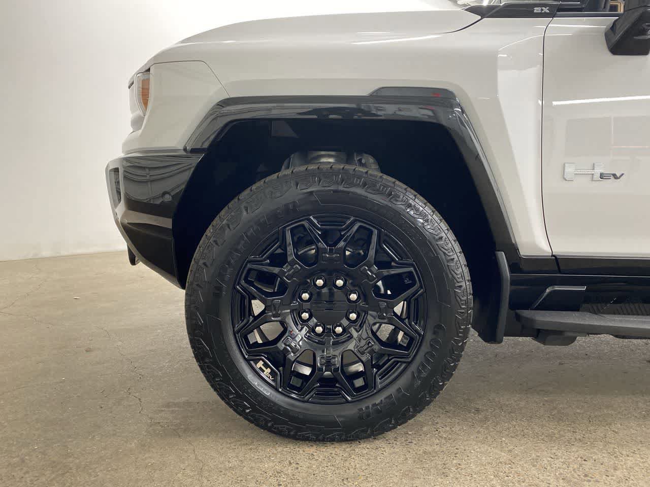 Used 2024 GMC Hummer EV 2X AWD/4WD image 11