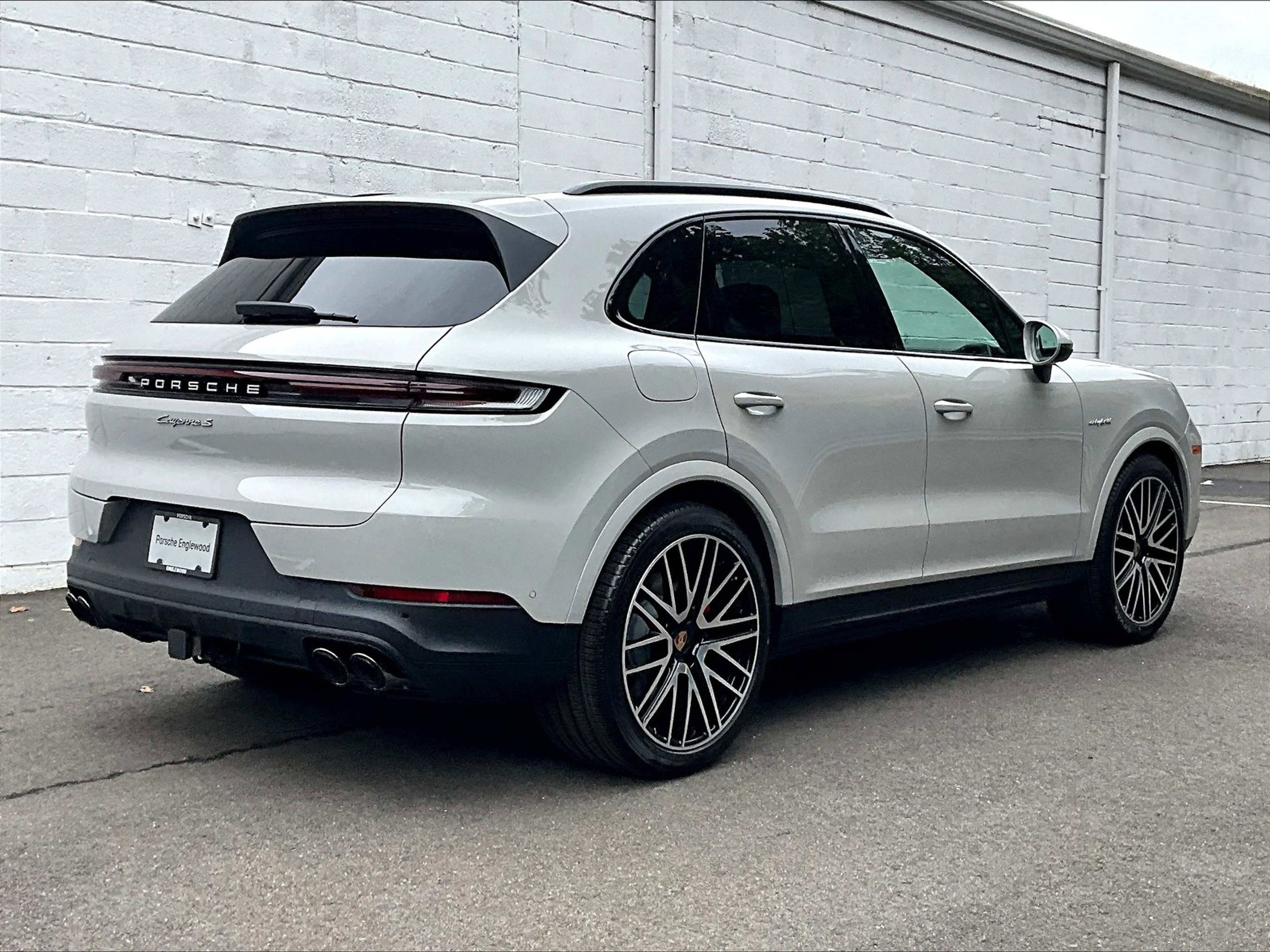 New 2026 Porsche Cayenne S image 24