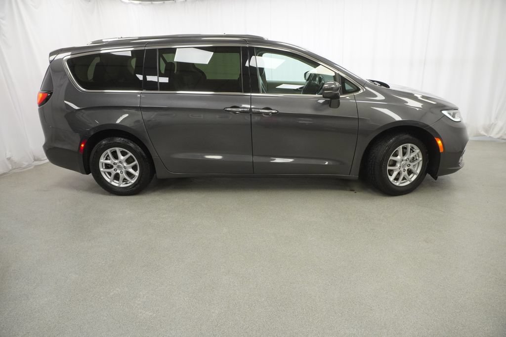 Certified 2021 Chrysler Pacifica Touring-L FWD image 10