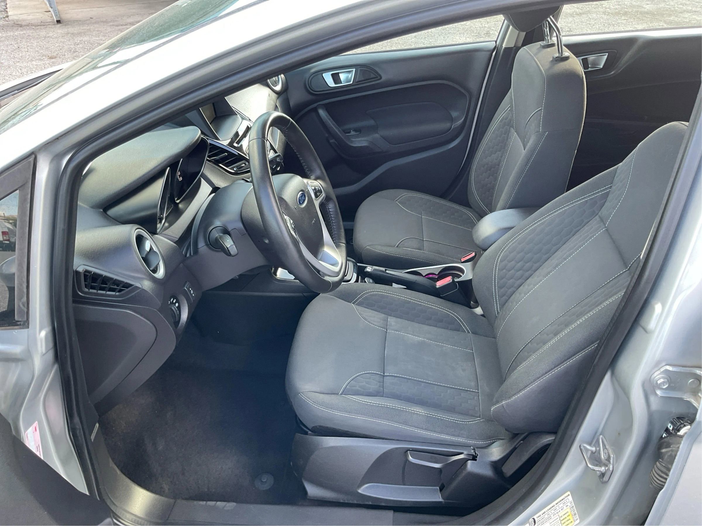 Used 2016 Ford Fiesta SE w/ Equipment Group 201A image 9