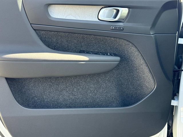 New 2026 Volvo XC40 B5 Core image 21