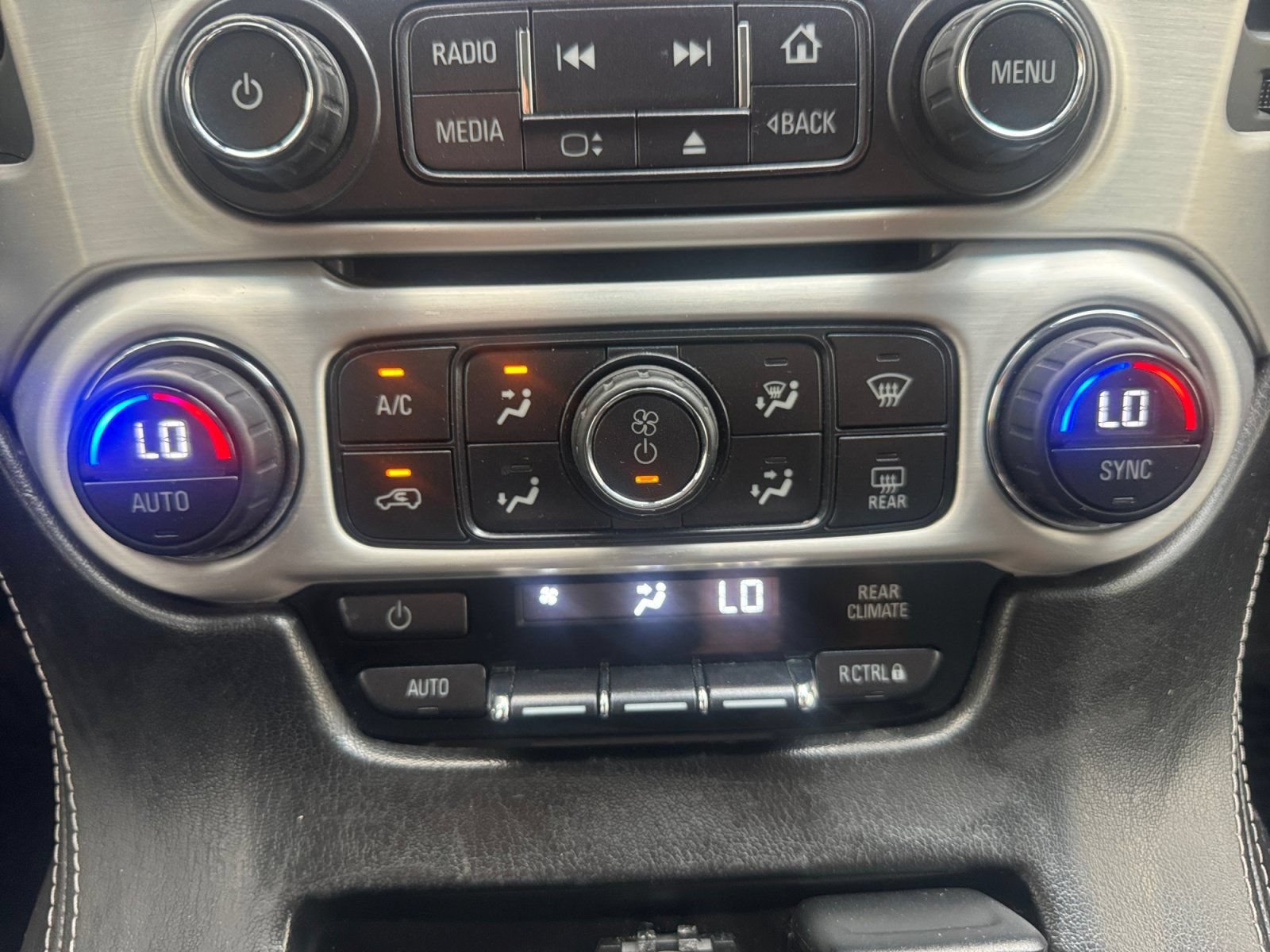 Used 2015 GMC Yukon SLE w/ Convenience Package RWD image 20