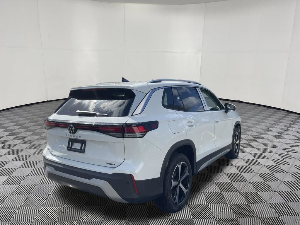 New 2026 Volkswagen Tiguan SE AWD/4WD image 3