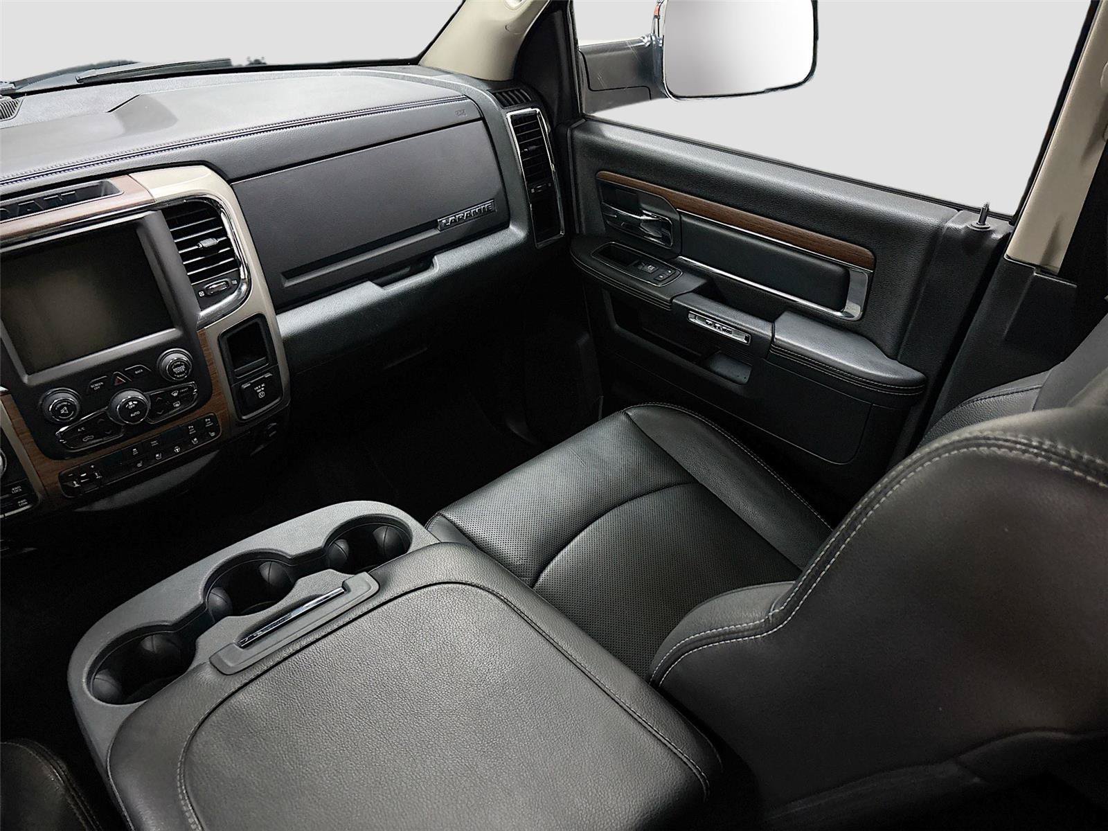 Used 2014 RAM 1500 Laramie w/ Convenience Group AWD/4WD image 26