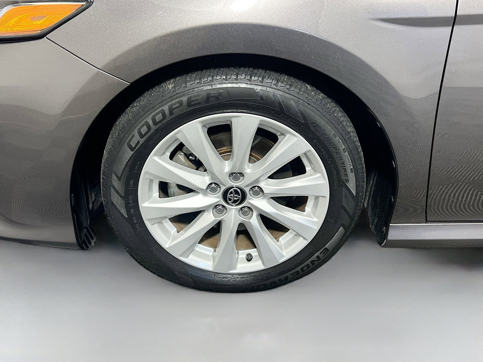 Used 2020 Toyota Camry LE FWD image 13