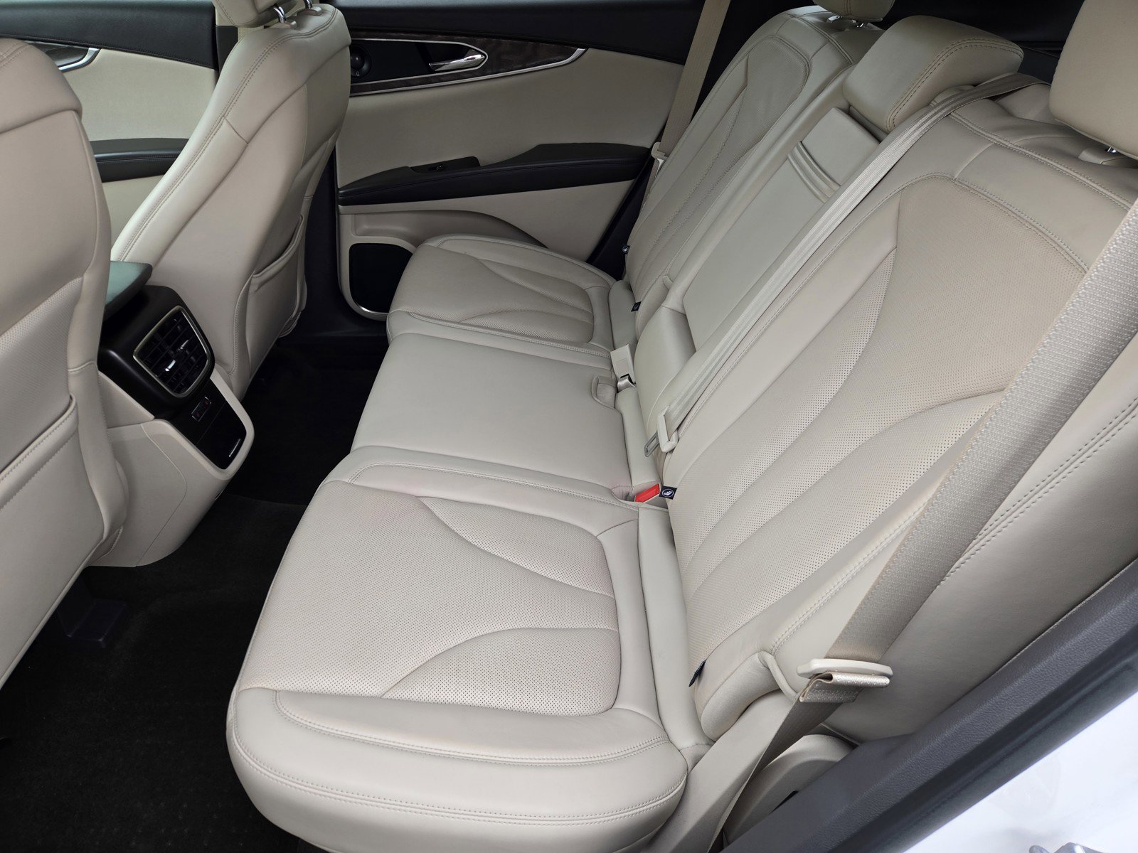 Used 2019 Lincoln Nautilus Reserve AWD/4WD image 12