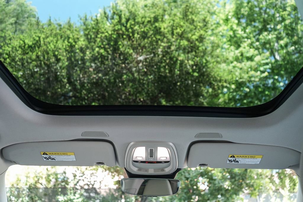 Used 2023 Volvo XC60 B5 Plus w/ Climate Package AWD/4WD image 15