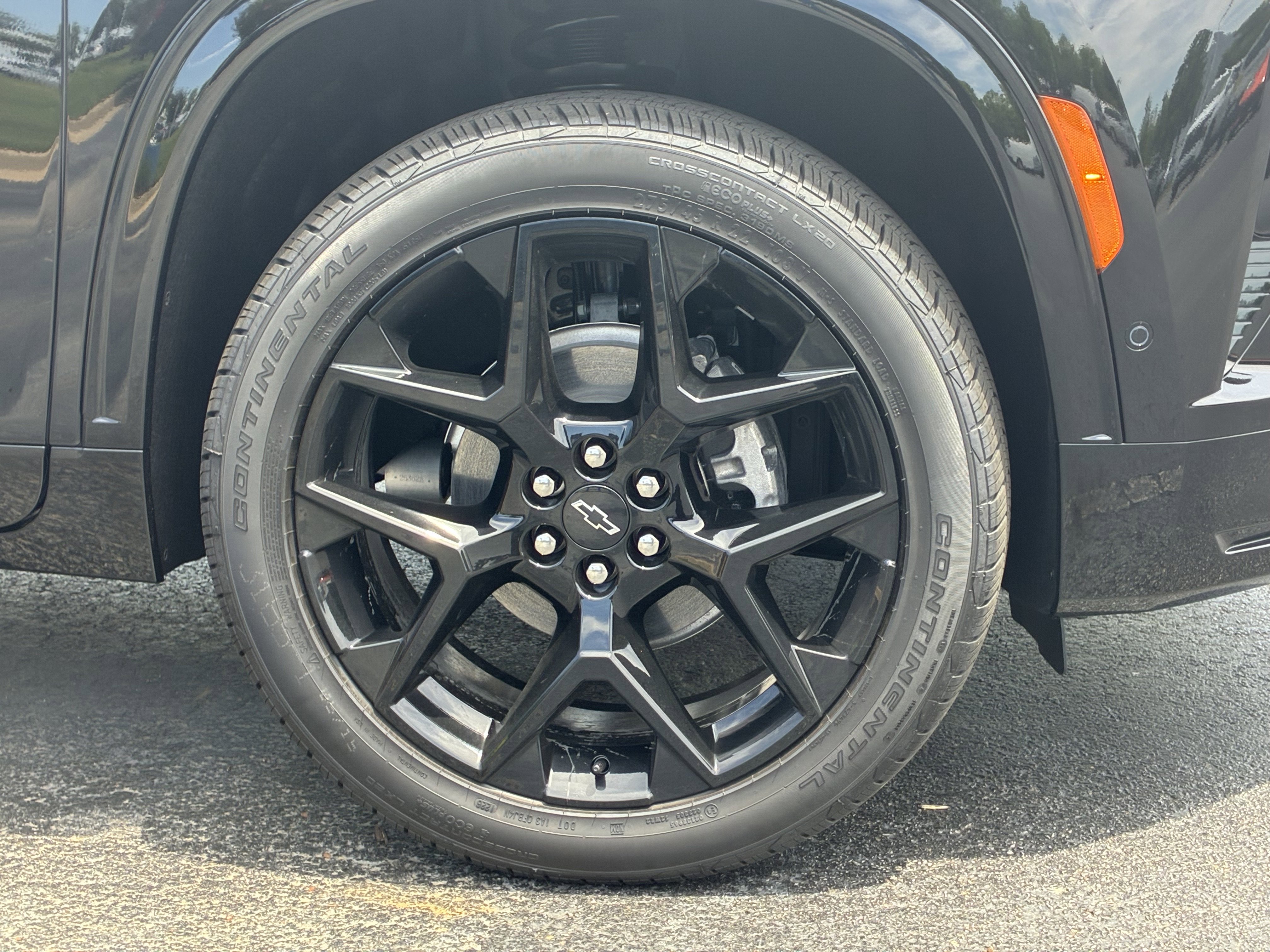 New 2026 Chevrolet Traverse RS w/ LPO, Floor Liner Package AWD/4WD image 6
