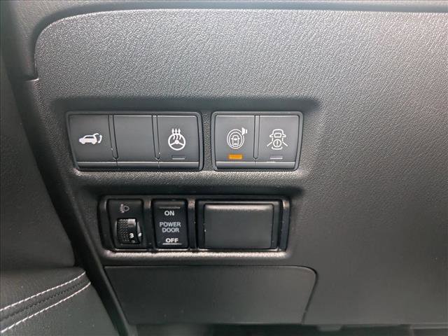 Used 2019 Nissan Armada Platinum w/ Interior Lighting Package image 15