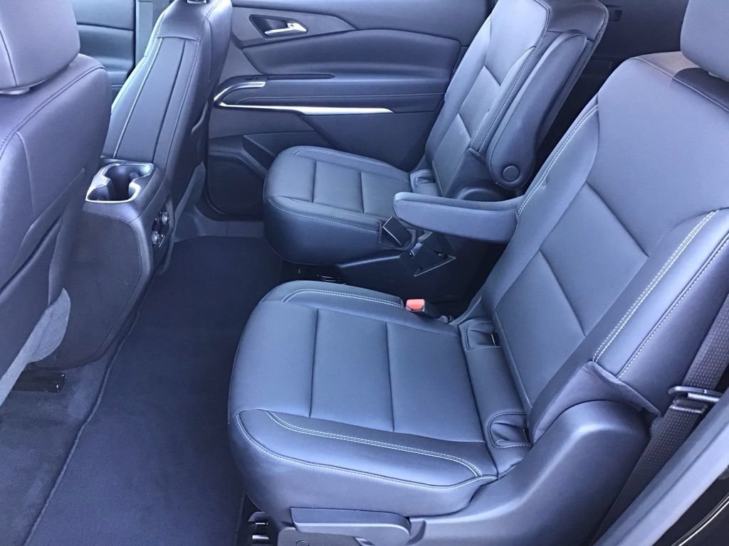 Used 2026 Chevrolet Traverse LT AWD/4WD image 14