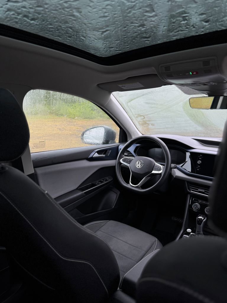 Used 2023 Volkswagen Taos SE w/ Panoramic Sunroof Package AWD/4WD image 32