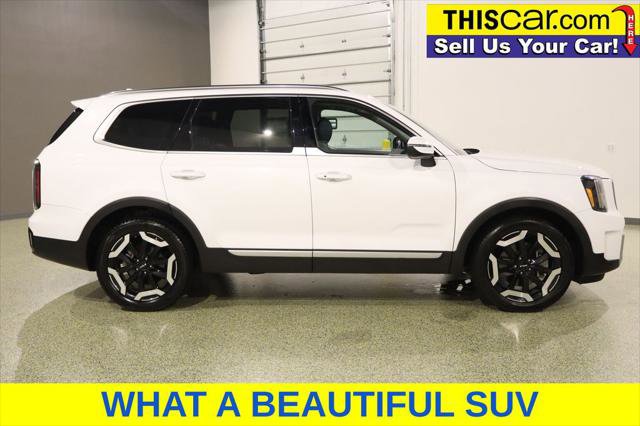 Used 2023 Kia Telluride EX w/ EX Captain's Chair Package image 8