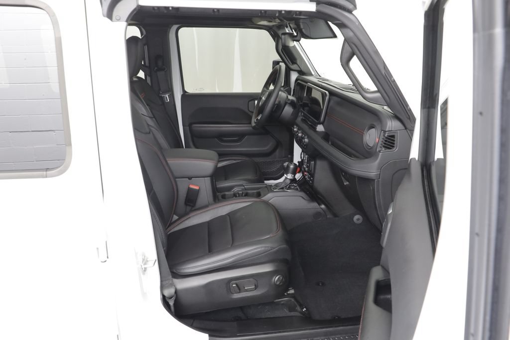 Used 2024 Jeep Wrangler Unlimited Rubicon AWD/4WD image 23