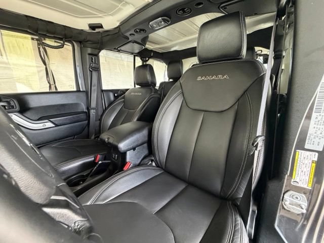 Used 2017 Jeep Wrangler Unlimited Sahara w/ Connectivity Group AWD/4WD image 18