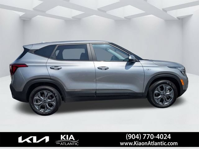 Used 2026 Kia Seltos LX AWD/4WD image 2