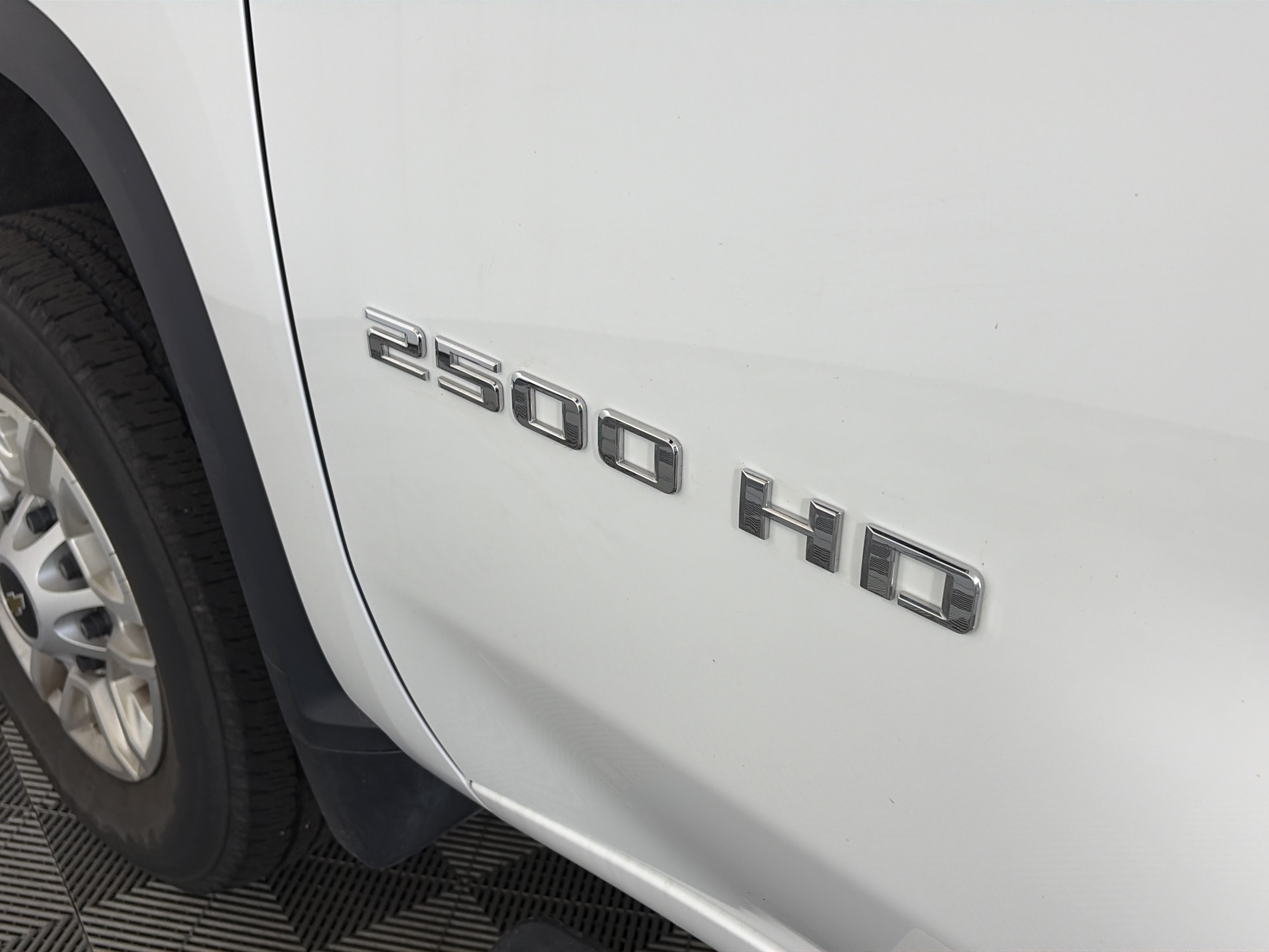 Used 2025 Chevrolet Silverado 2500 LT w/ Convenience Package AWD/4WD image 18