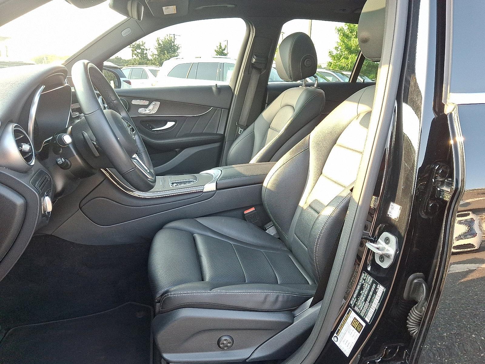 Used 2022 Mercedes-Benz GLC 300 4MATIC SUV image 13