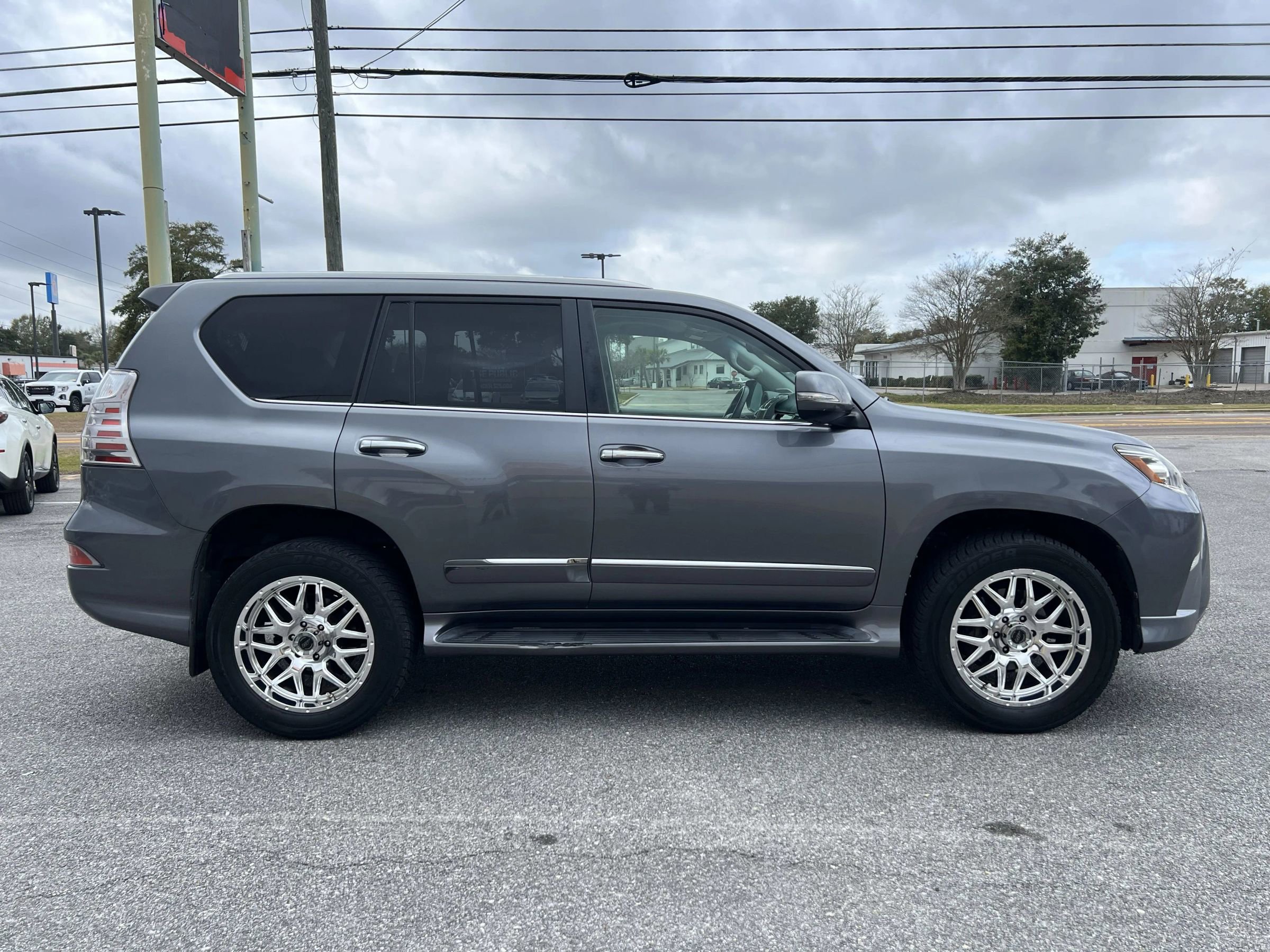 Used 2015 Lexus GX 460 image 5