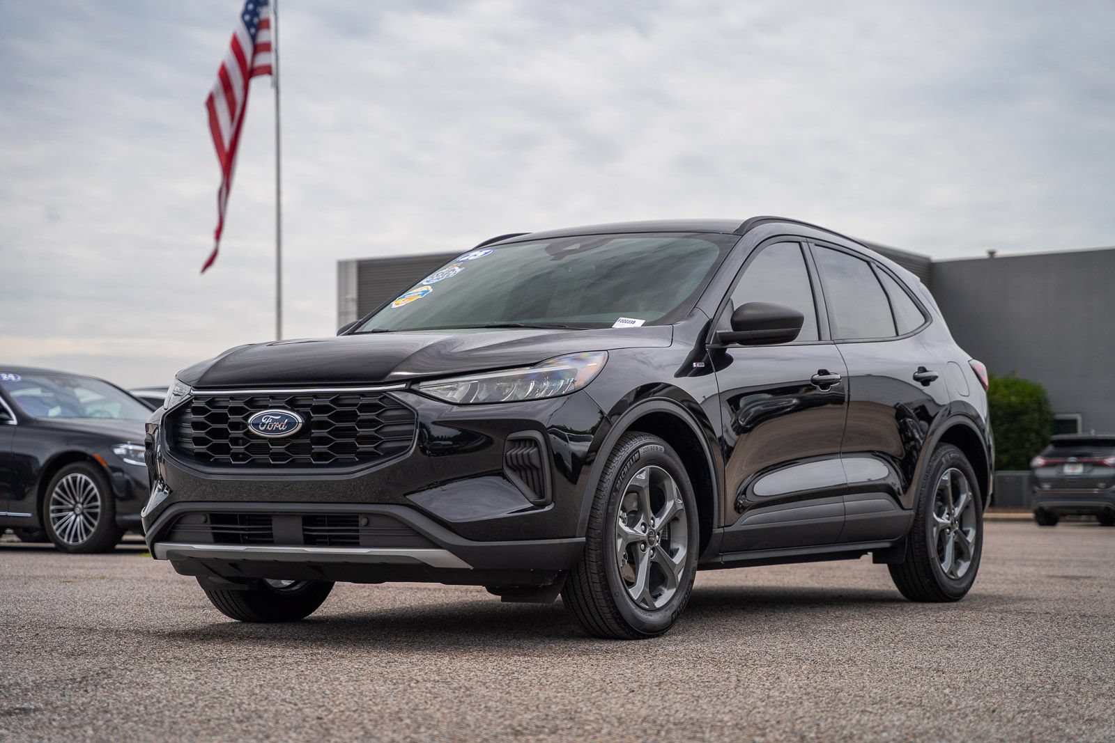 Certified 2025 Ford Escape ST-Line w/ Tech Pack #1 FWD image 3