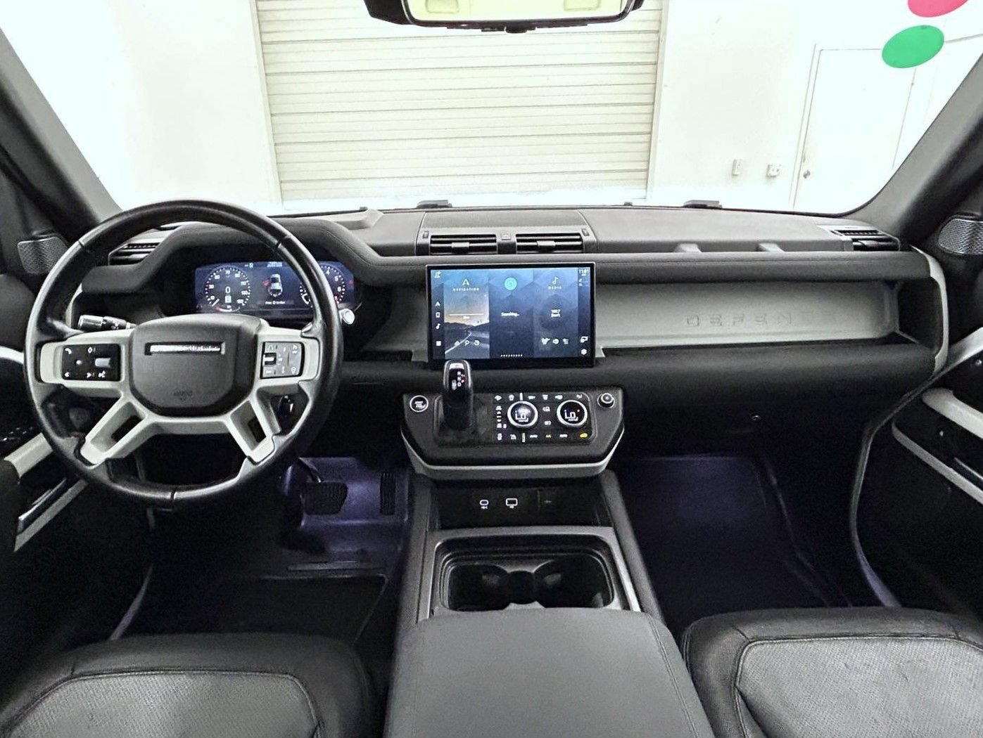 Used 2022 Land Rover Defender 110 X-Dynamic SE AWD/4WD image 13