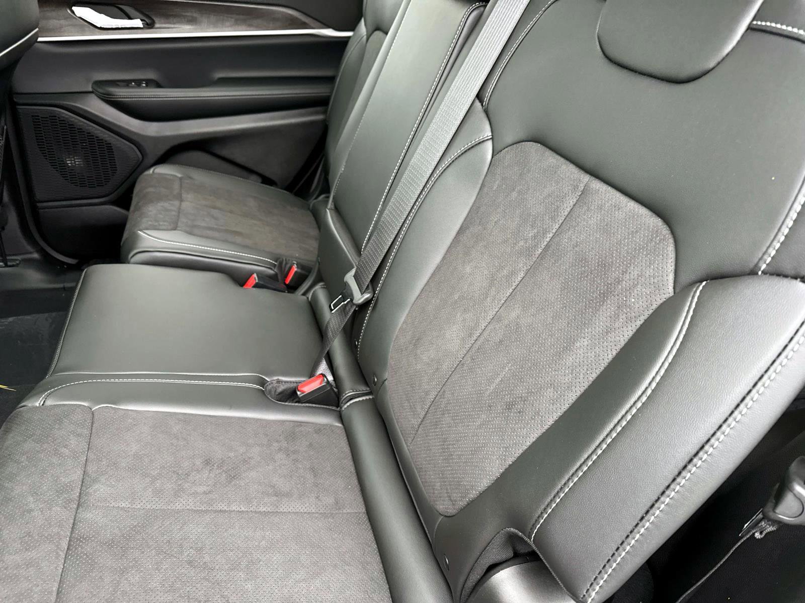 New 2026 Jeep Grand Cherokee L 4WD image 6