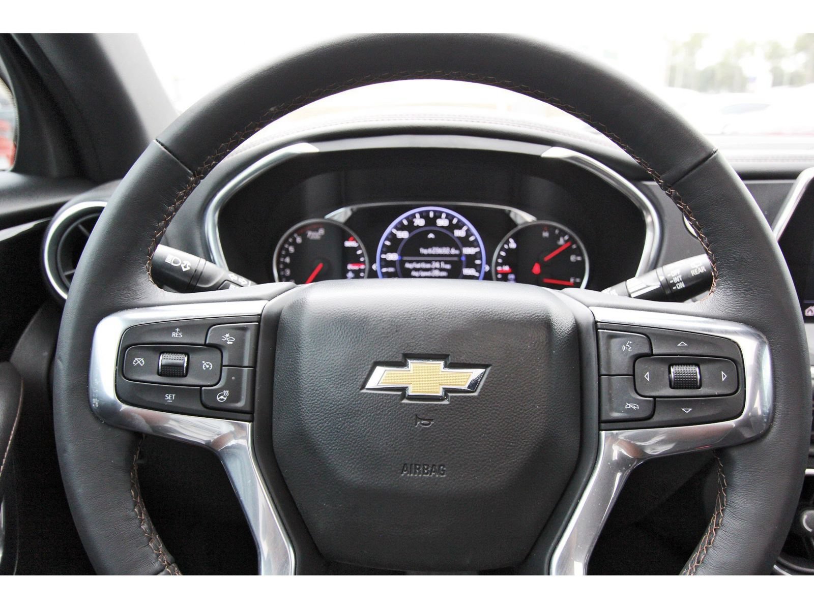 Used 2022 Chevrolet Blazer Premier w/ Enhanced Convenience Package FWD image 15