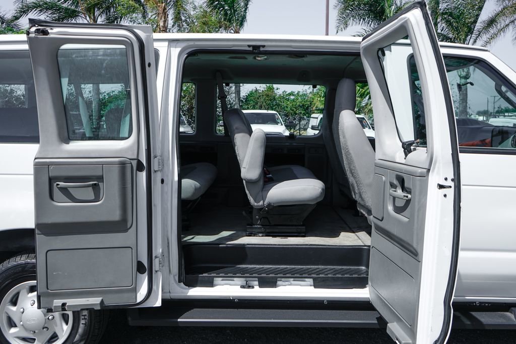 Used 2014 Ford E-350 and Econoline 350 XLT RWD image 12