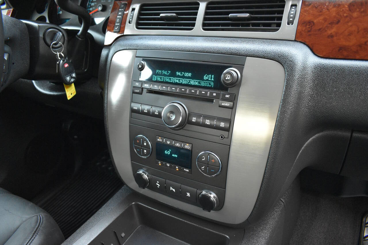 Used 2009 GMC Sierra 1500 SLT w/ Suspension Package, Off-Road image 23