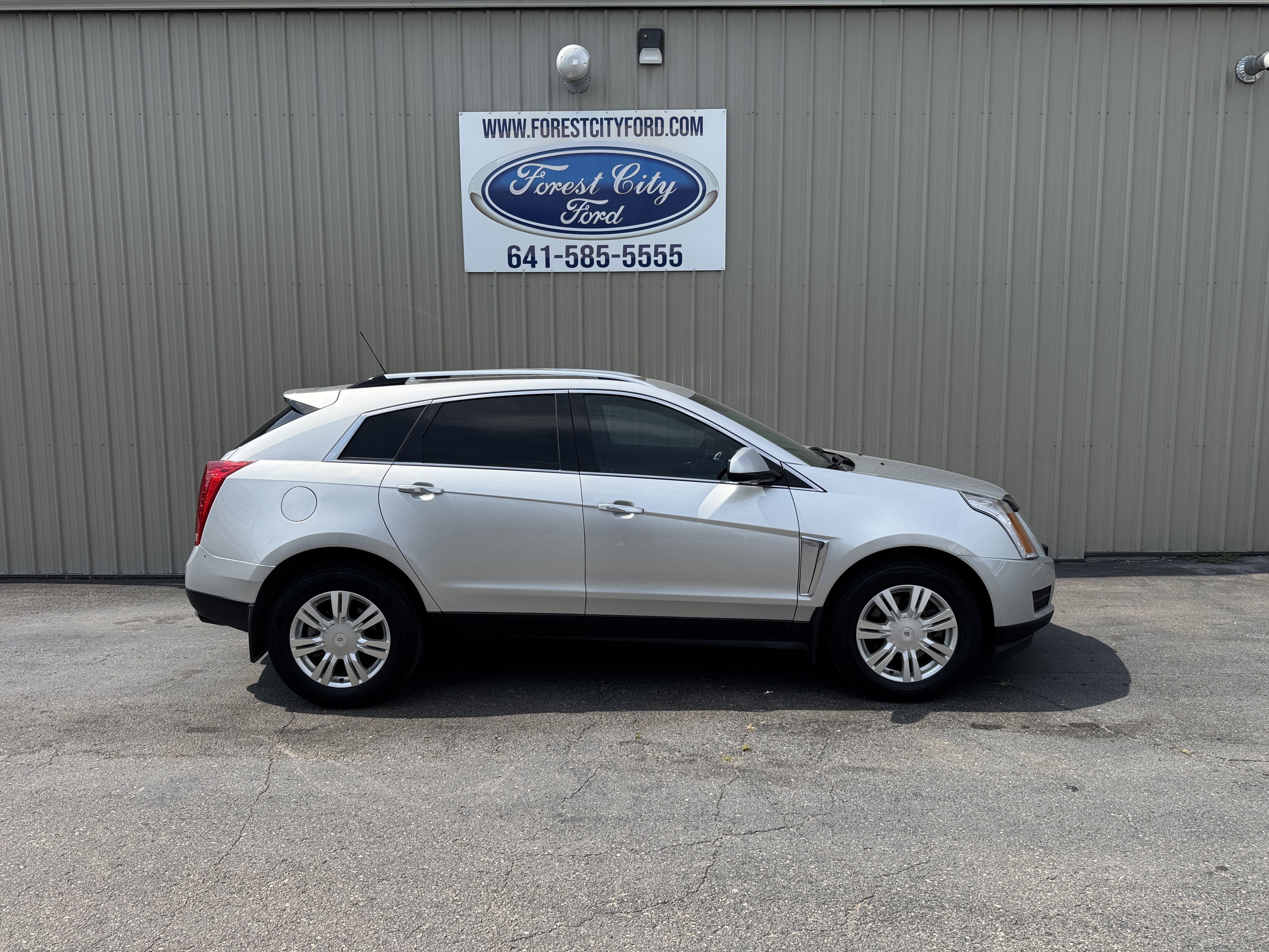 Used 2016 Cadillac SRX Luxury w/ Trailering Package AWD/4WD image 6