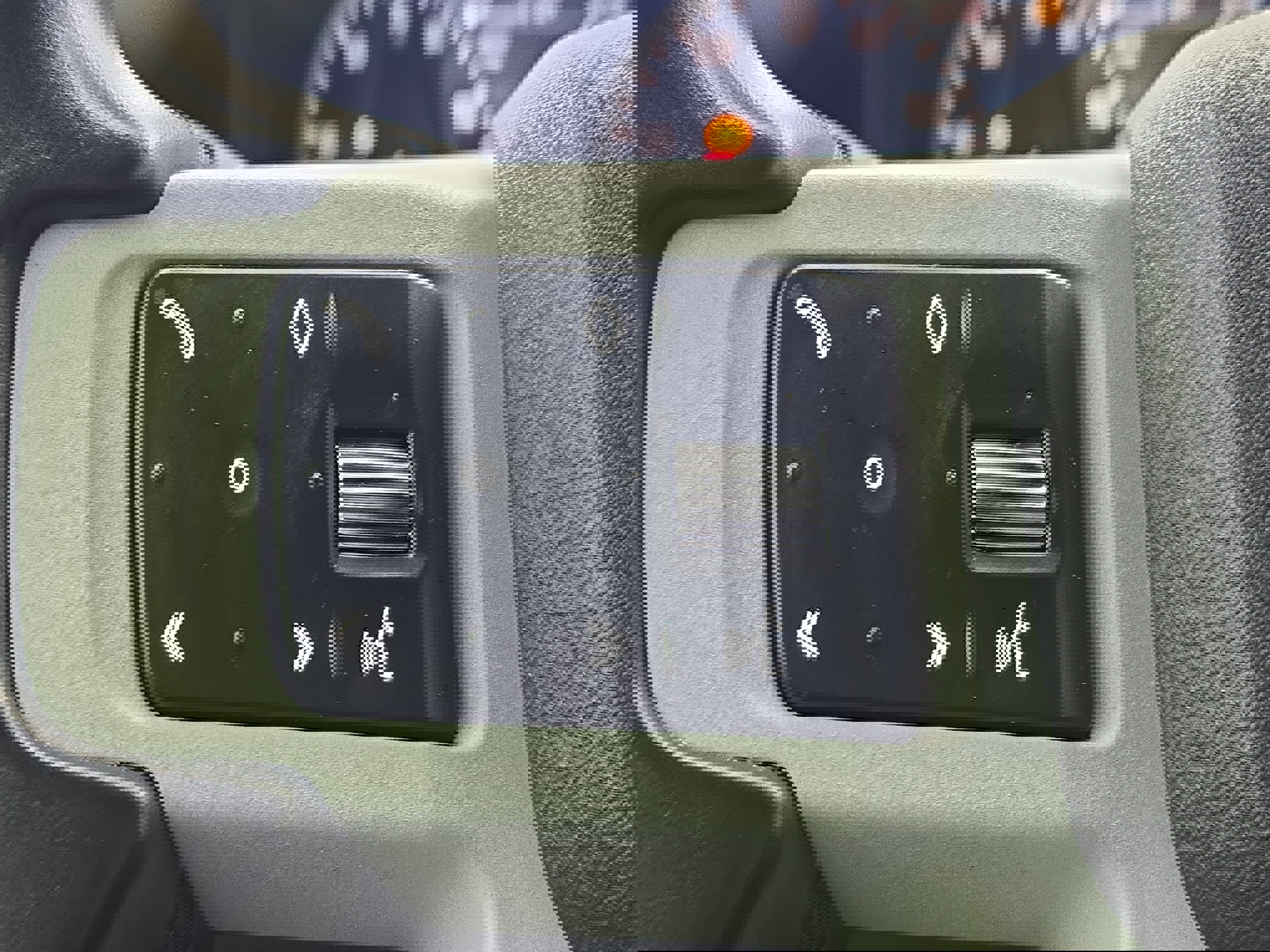 Used 2023 Land Rover Defender 110 X-Dynamic SE image 16