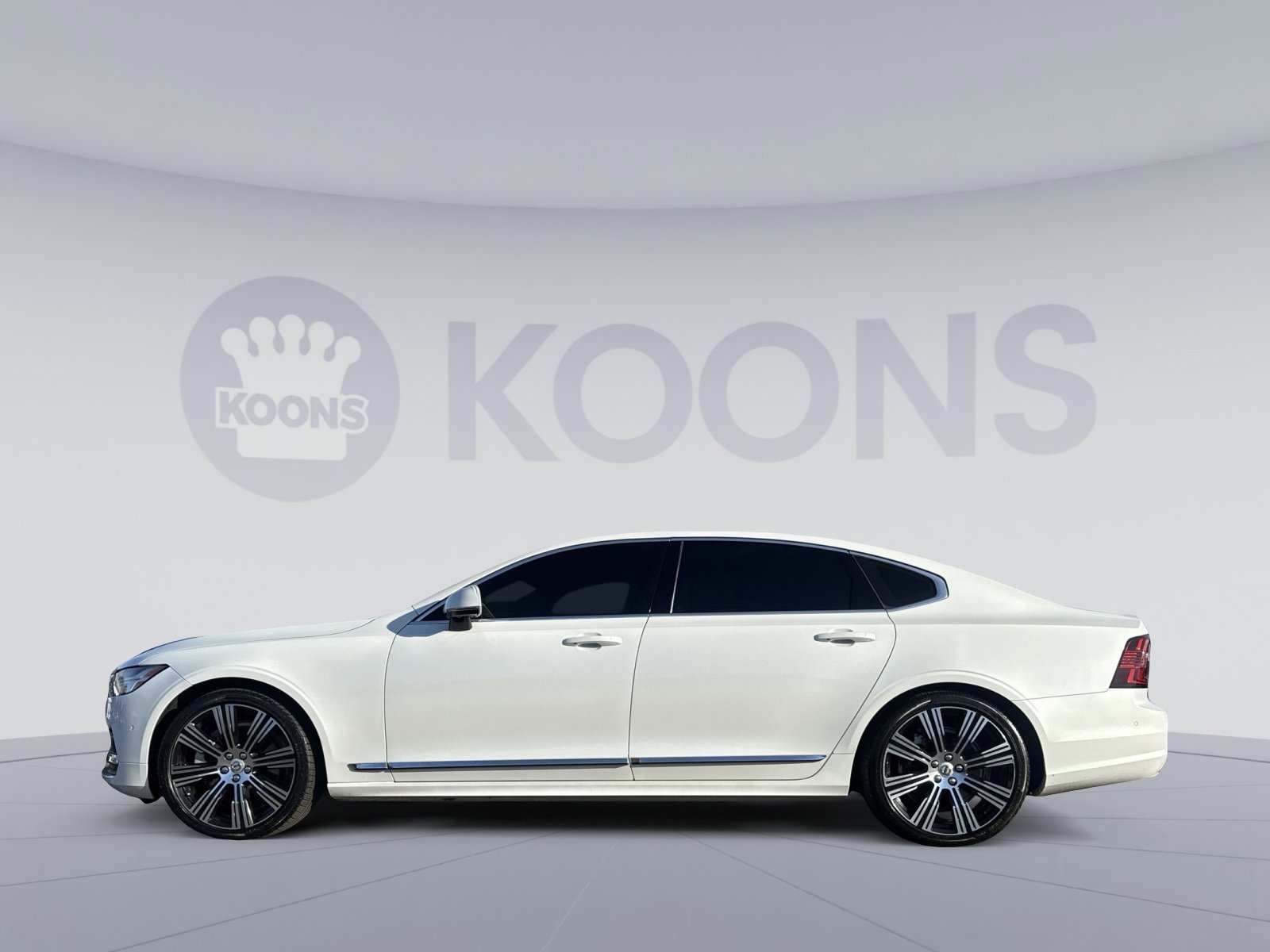 Used 2023 Volvo S90 B6 Ultimate image 2