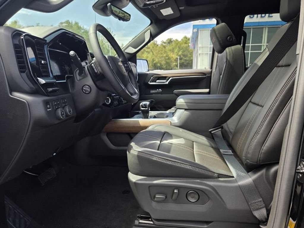 New 2026 Chevrolet Silverado 1500 High Country w/ Technology Package AWD/4WD image 11