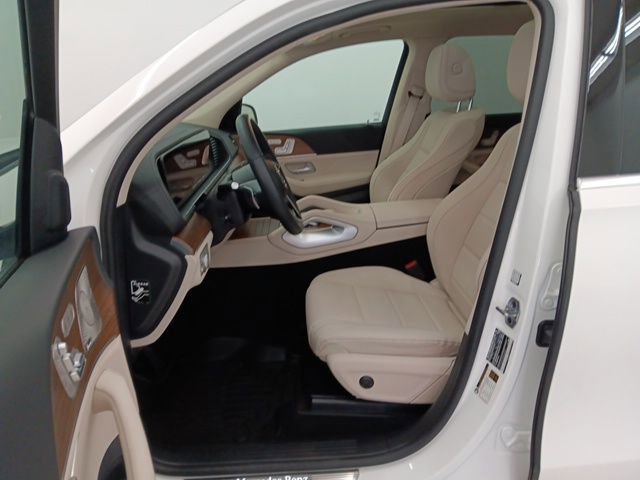 Used 2025 Mercedes-Benz GLS 450 4MATIC image 9