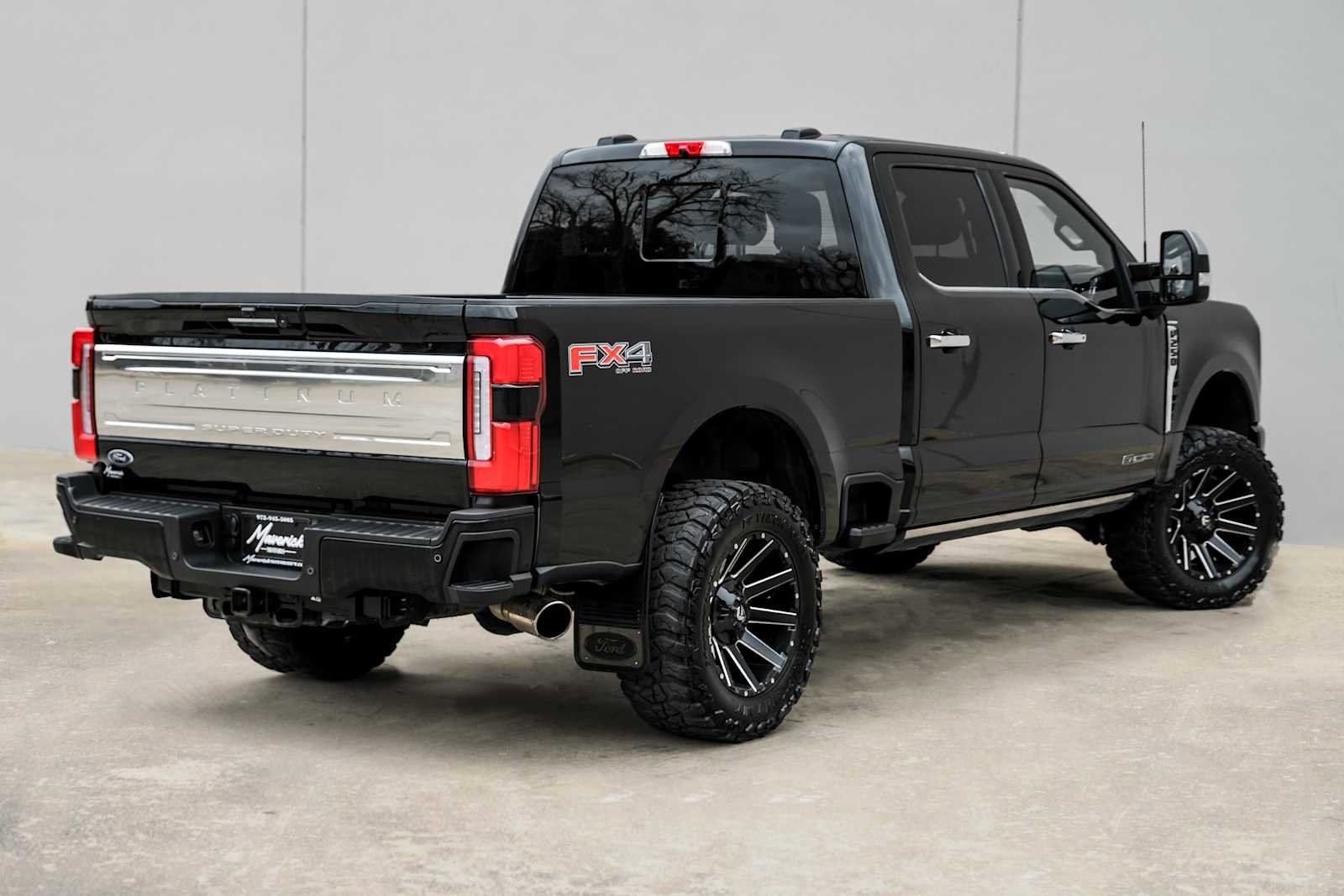 Used 2023 Ford F250 Platinum image 8