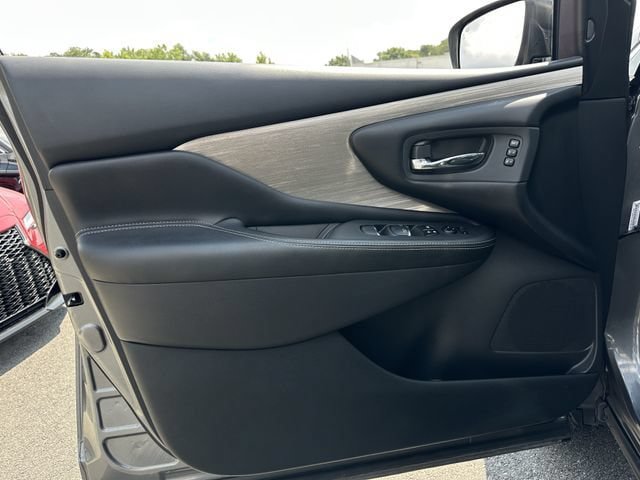 Used 2018 Nissan Murano SL w/ Midnight Edition Package FWD image 10