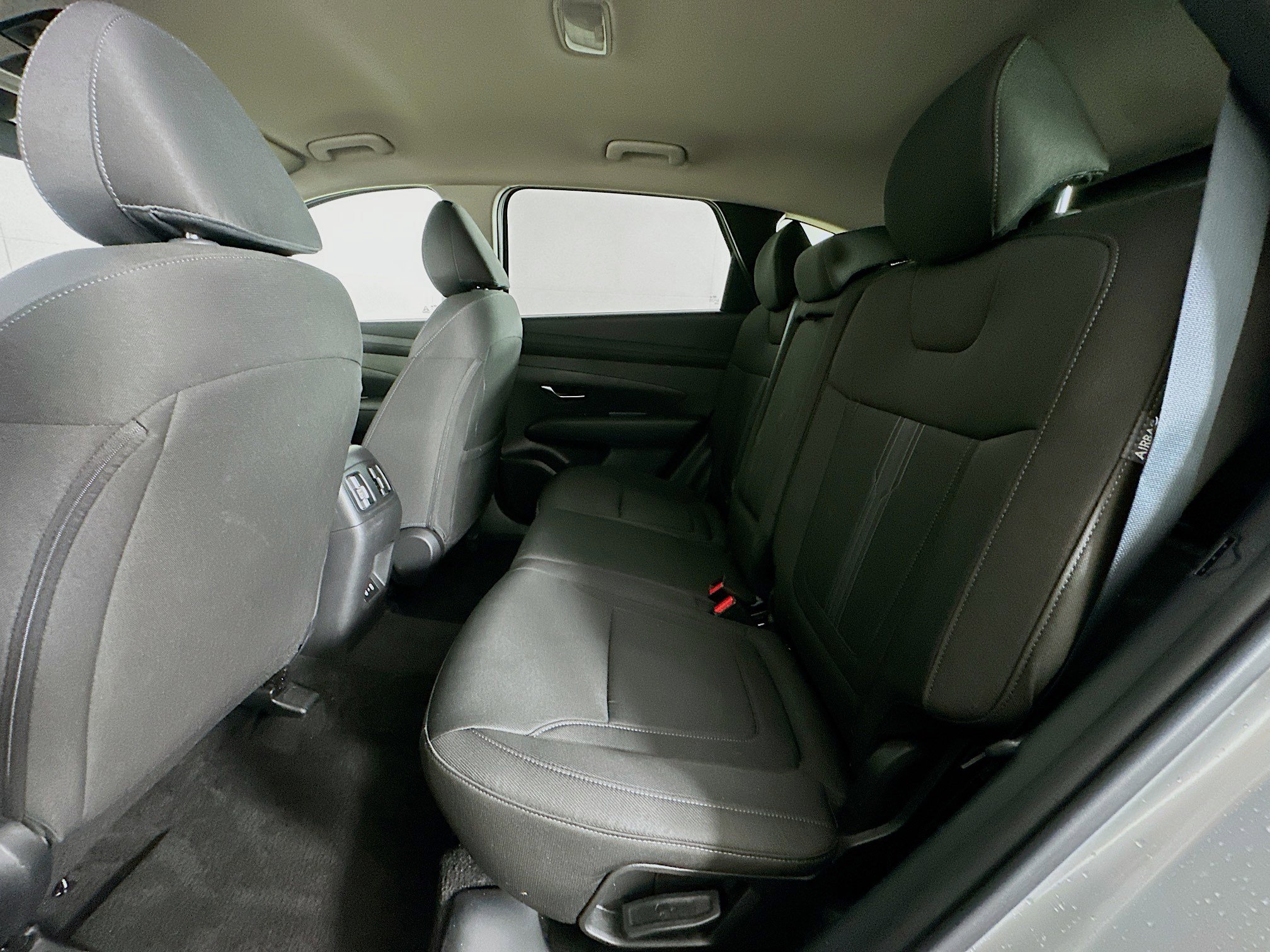 Used 2025 Hyundai Tucson SEL AWD/4WD image 26