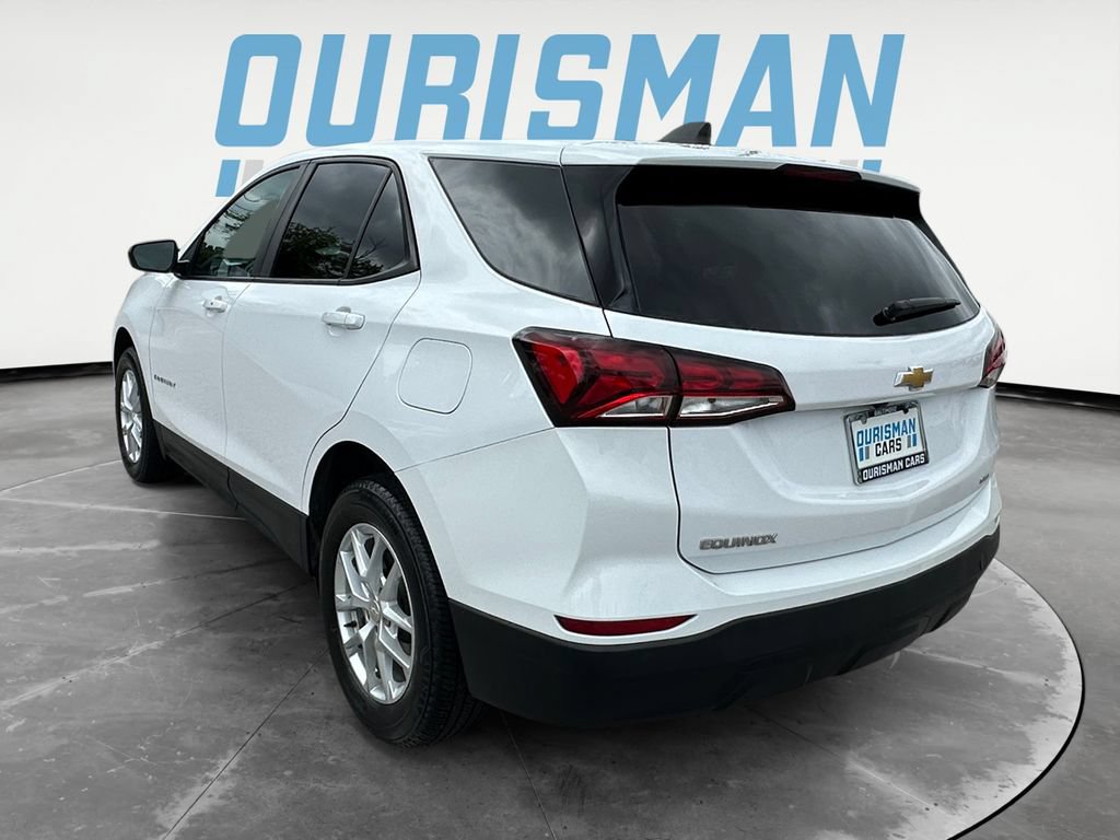 Used 2024 Chevrolet Equinox LS w/ LS Convenience Package AWD/4WD image 4