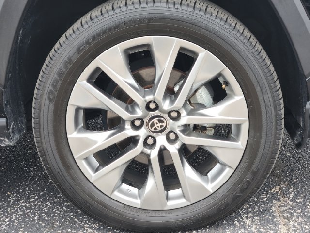 Certified 2025 Toyota RAV4 XLE Premium FWD image 8