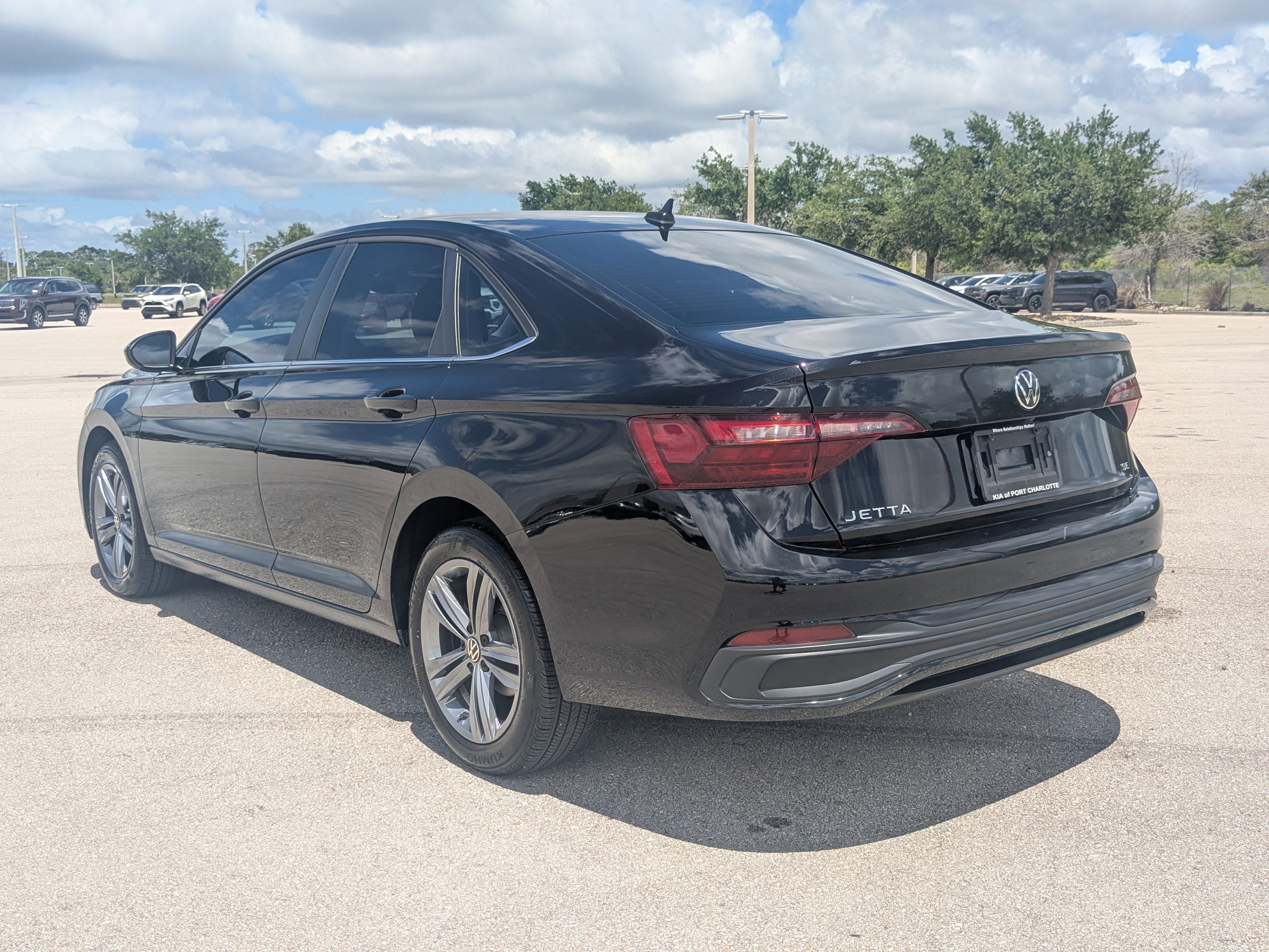 Used 2024 Volkswagen Jetta SE image 7