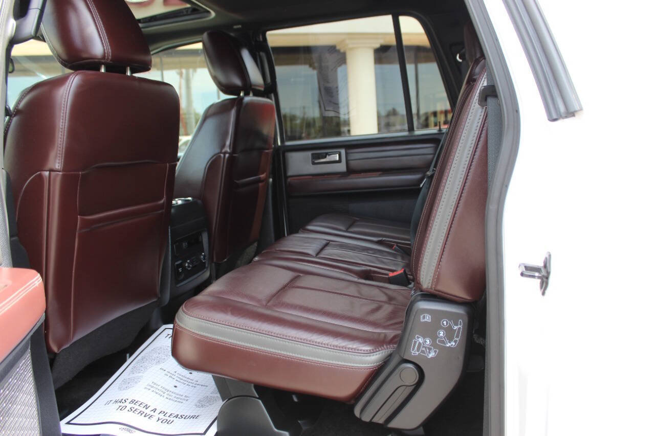 Used 2017 Ford Expedition EL Platinum AWD/4WD image 18